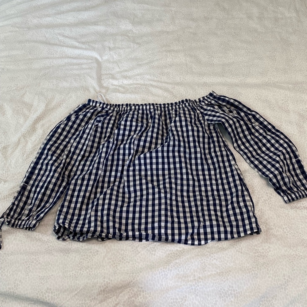Vineyard vines top